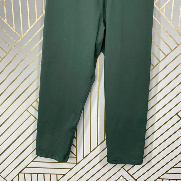 Good American Icon Capri Legging Olive - Picture 6 of 9